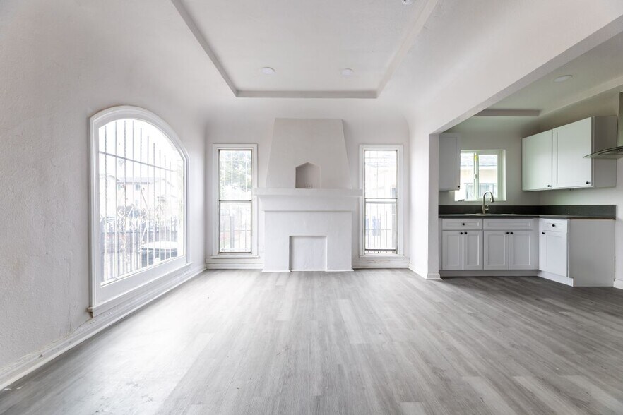 Building Photo - 138 W 82nd St