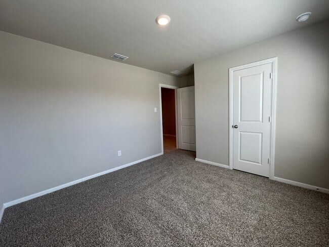 Building Photo - AVAILABLE NOW 4 BEDROOM 2 BATH NEW CONSTRU...