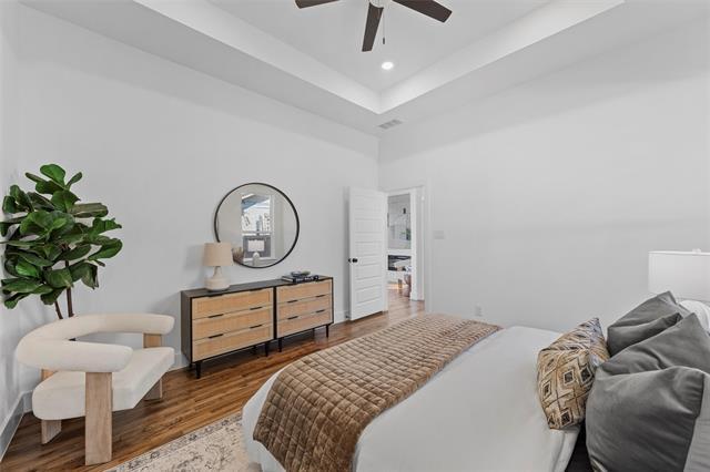 Building Photo - 700 Park Dr