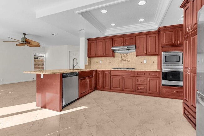 Building Photo - 2101 Vallejo Dr