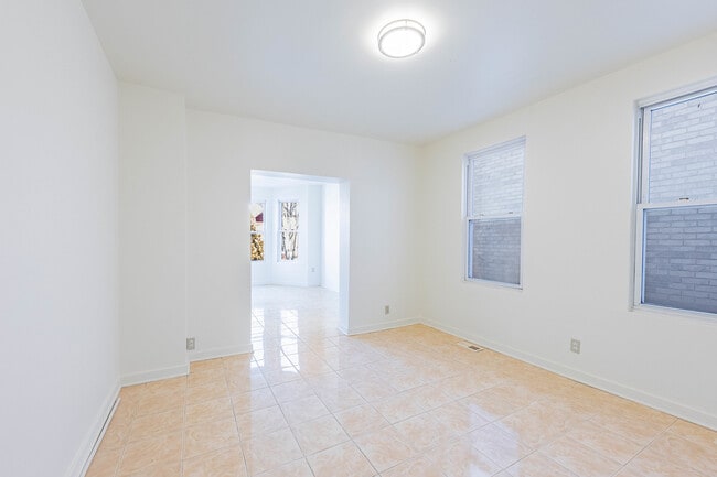 Building Photo - 3748 S Parnell Ave