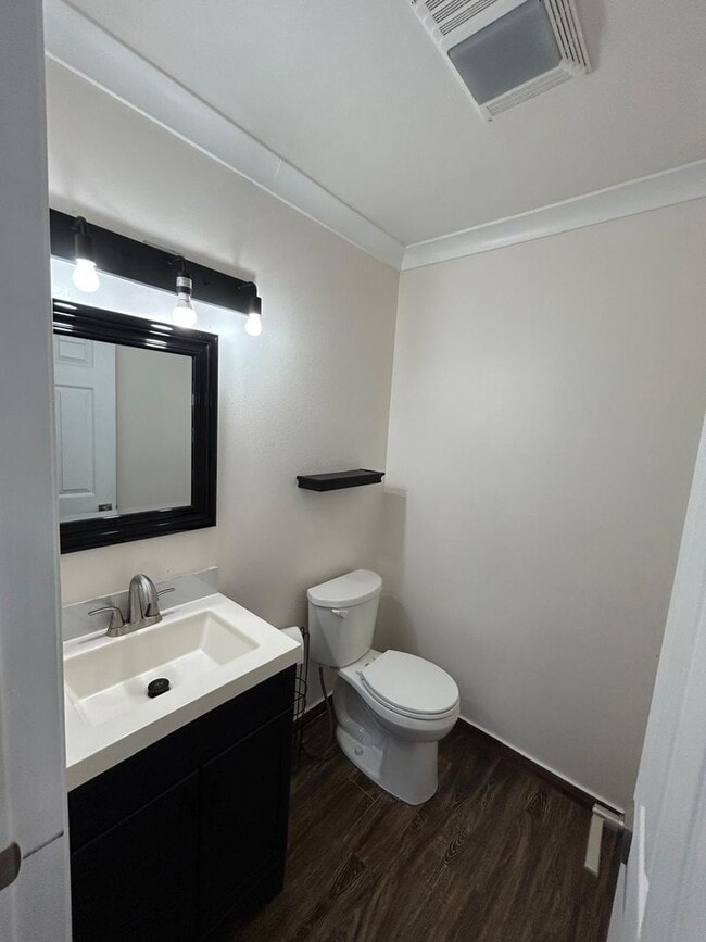 Building Photo - Beautifully Updated 3-Bedroom Townhome with Fireplace, Private Patio & Community Pool $3,195