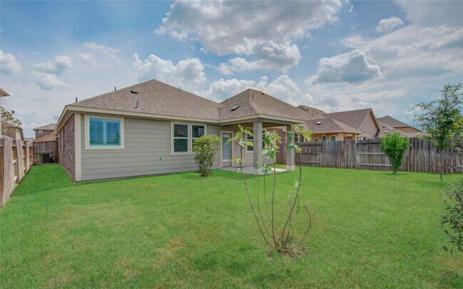 Building Photo - 2425 Temple Crag Dr