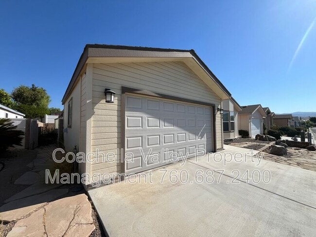 Building Photo - 15300 Palm Dr