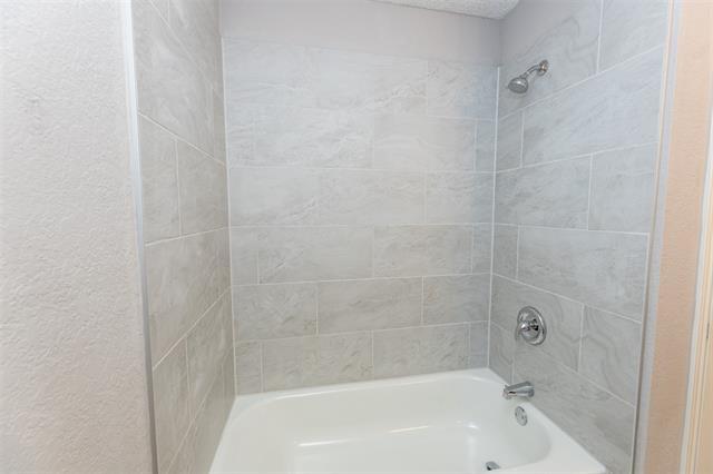 Building Photo - 1017 Bass Dr