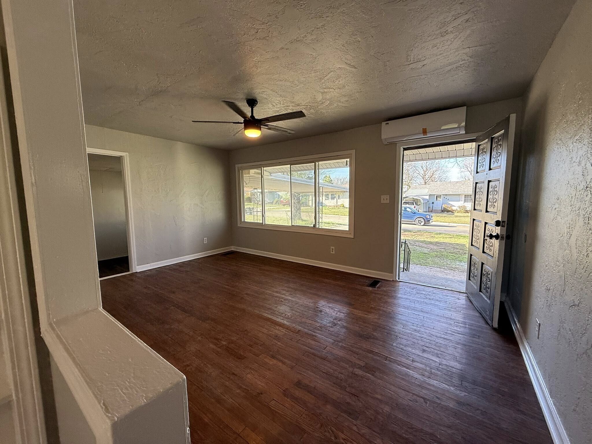 Building Photo - 532 Showalter Dr