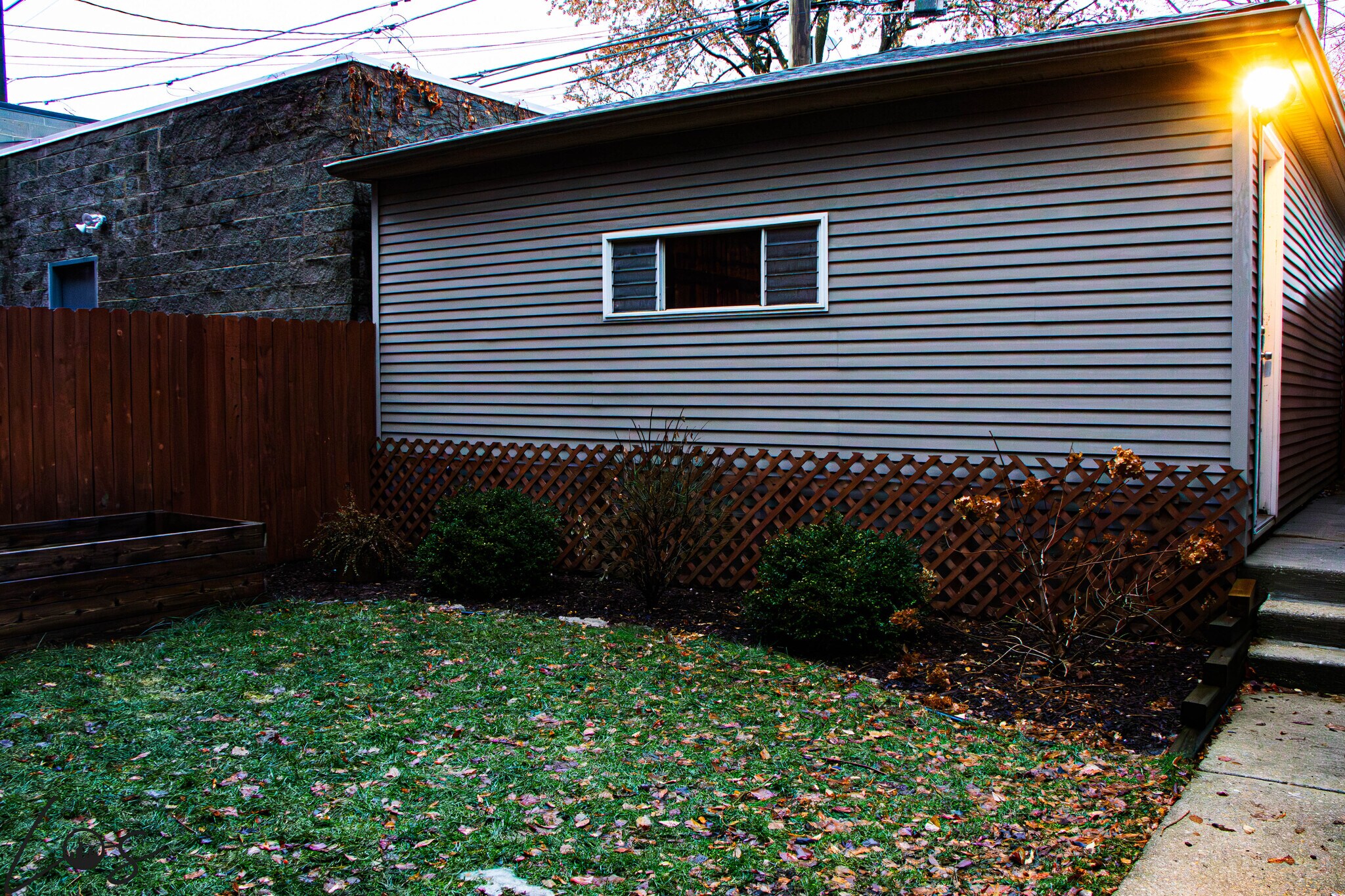 Building Photo - 1023 N Winchester Ave