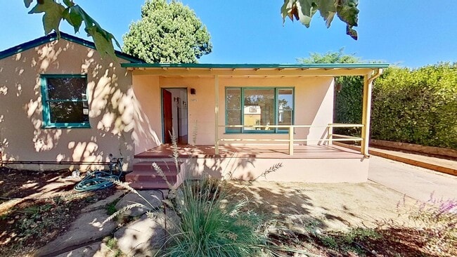Primary Photo - Desirable 3 Bedroom, 2 Bathroom house in S...