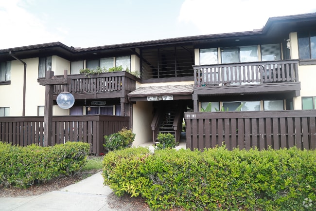 Building Photo - 50 Club House Dr