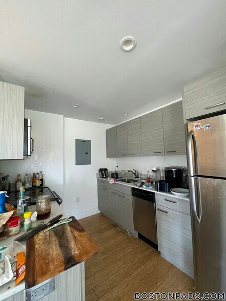 Building Photo - 40 Malvern St