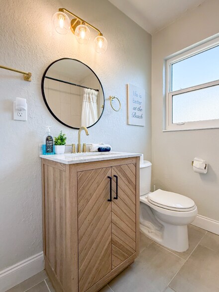 Building Photo - 7335 10th Ave N