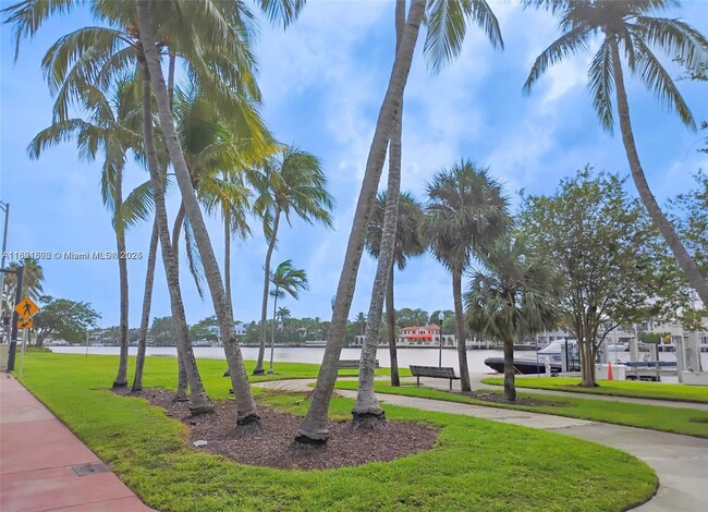 Building Photo - 5445 Collins Ave