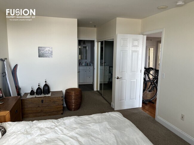 Building Photo - STUNNING LAKE VIEWS - Modern 2BR/2BA Corner Unit in The Vermont House