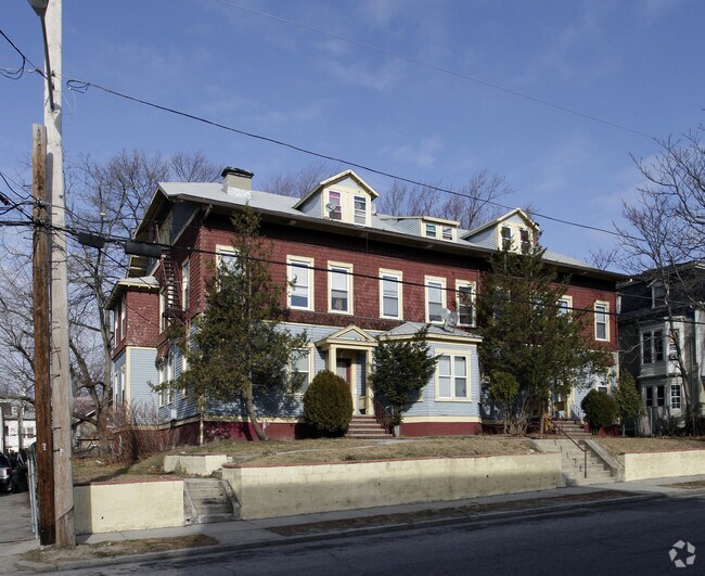 Primary Photo - 25-29 Sackett St
