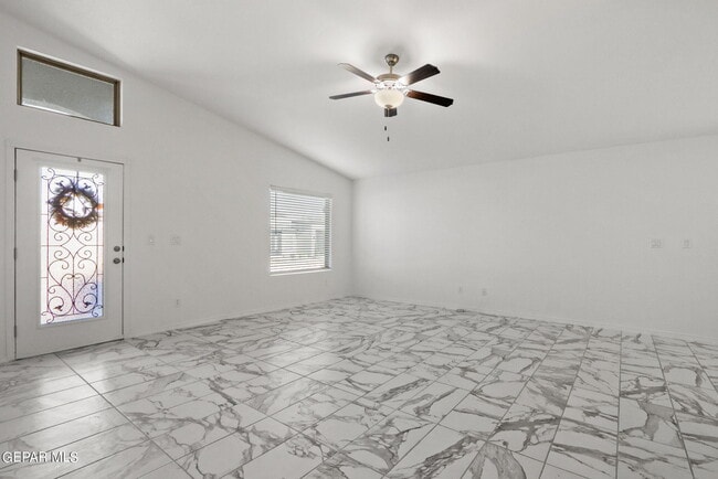 Building Photo - 2833 Maria Casas St