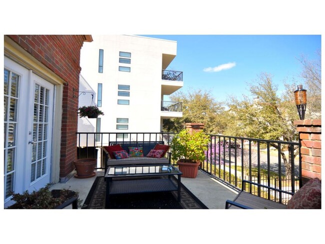 Building Photo - Fabulous two bedroom two bath condo locate...