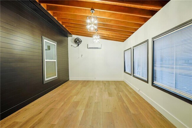 Building Photo - 1170 Niles Ave NW