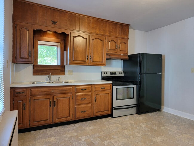 Building Photo - 271 W Main St