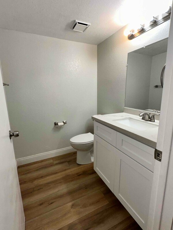 Building Photo - 2600 Brookside Dr