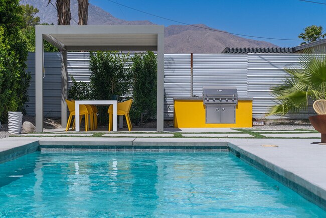 Building Photo - 2383 E Powell Rd