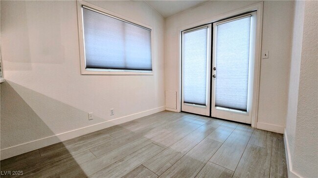 Building Photo - 7163 Mission Hills Dr