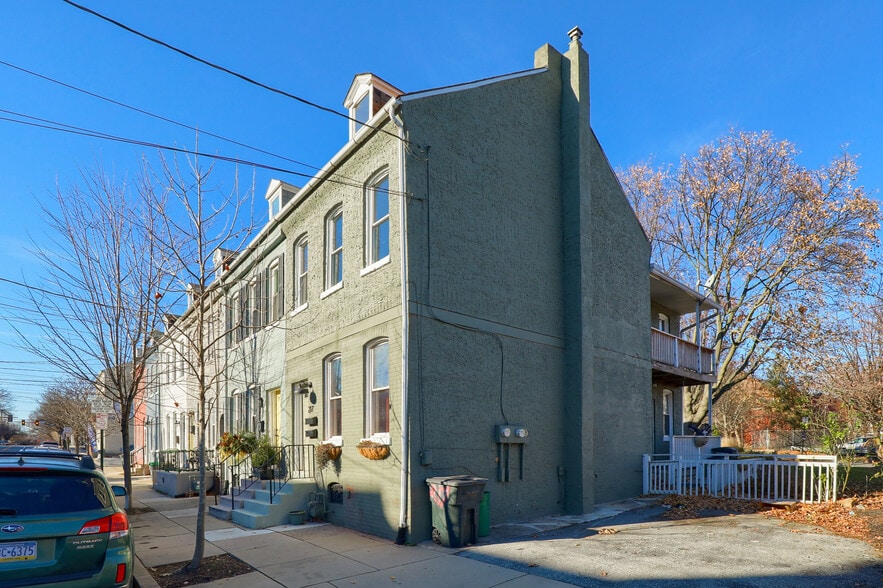 Building Photo - 217 W Lemon St