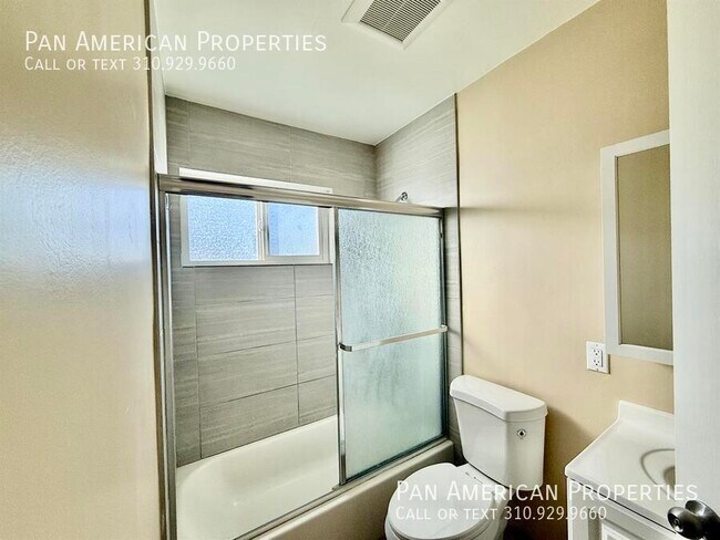 Building Photo - 326 S Gerhart Ave