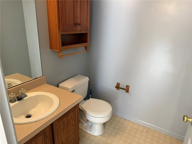 Building Photo - 116 Jordache Ln