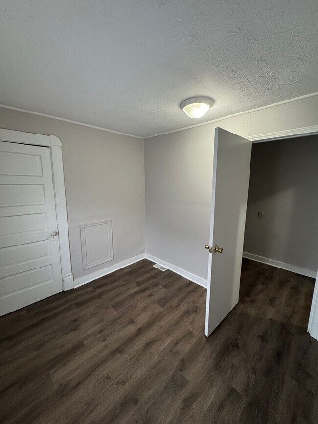 Building Photo - Olney 1135