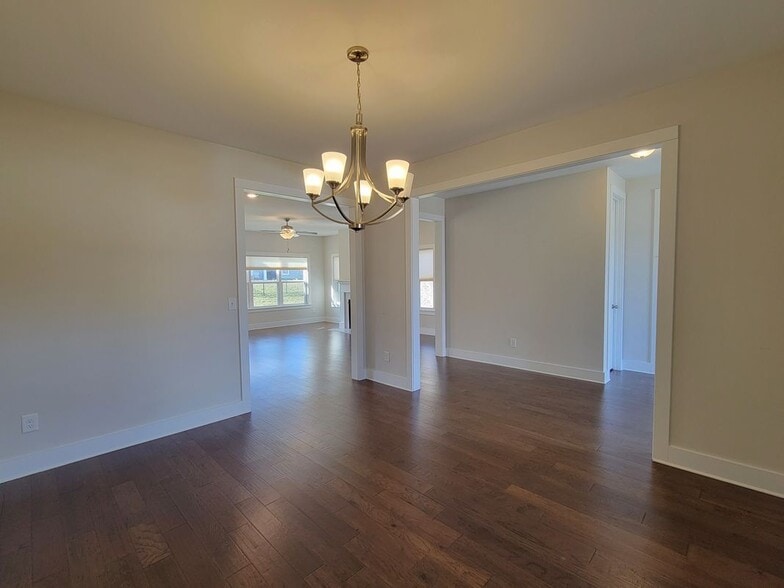 Building Photo - 1717 Buttonwood Lp