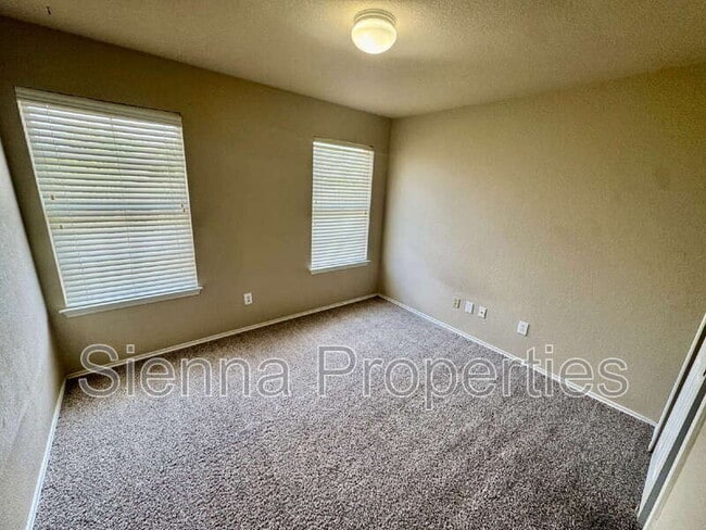 Building Photo - 398 Paddington Dr
