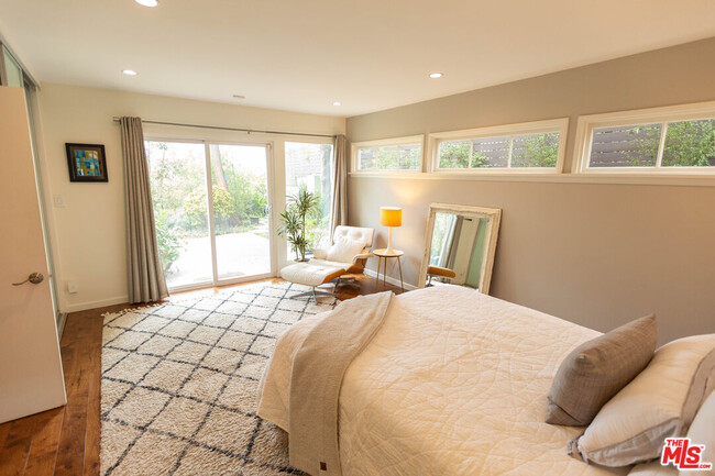 Building Photo - 8809 Appian Way
