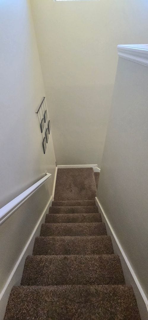 Building Photo - Pet Friendly Beautiful 3 Bed 3.5 Bath in R...