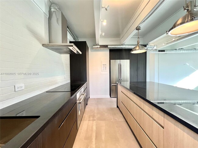 Building Photo - 6815 Edgewater Dr