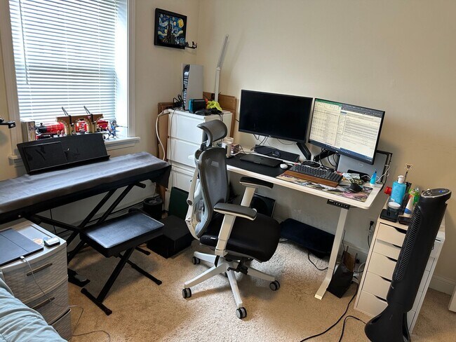 Building Photo - Allston 2 Bed – No Broker Fee – Heat & Hot Water Included – 6/1