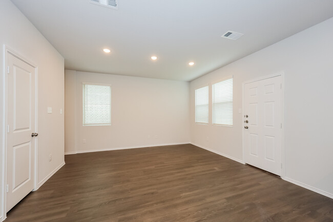 Building Photo - 1307 Ester Ln