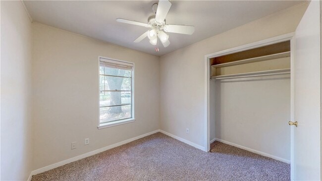 Building Photo - 1407 Lawyer St