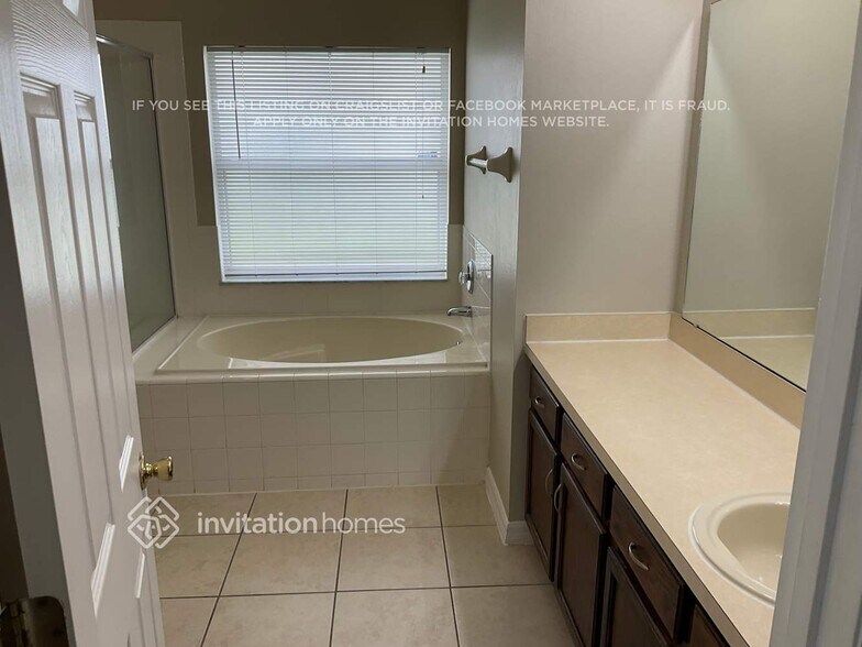 Building Photo - 2720 Prestwick Ln