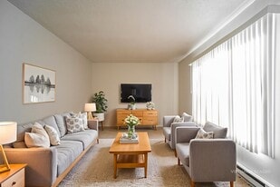 Building Photo - Laurelwood Apartments