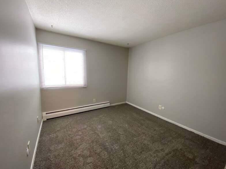 Building Photo - 2106 Valleyhigh Dr NW