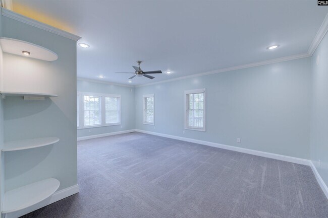 Building Photo - 2 Rose Dew Ln