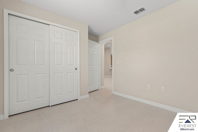 Building Photo - Brand New, fully fenced on a quiet cul-de-sac