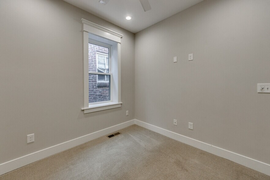 Building Photo - 4116 Flad Ave