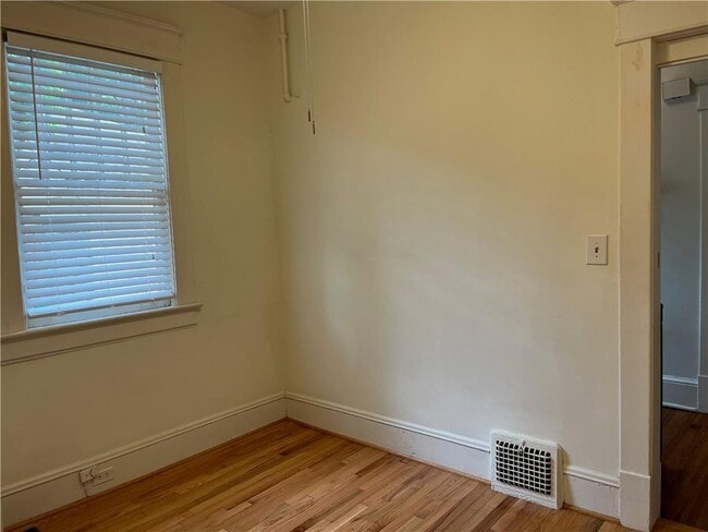 Building Photo - 1168 Orme Cir NE