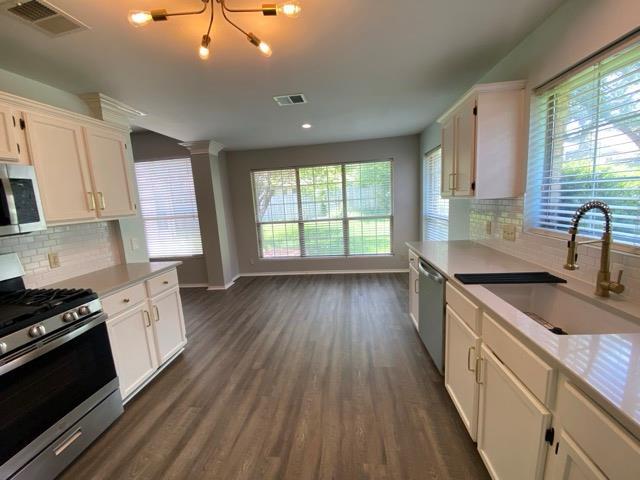 Building Photo - 1808 Lion-Heart Dr