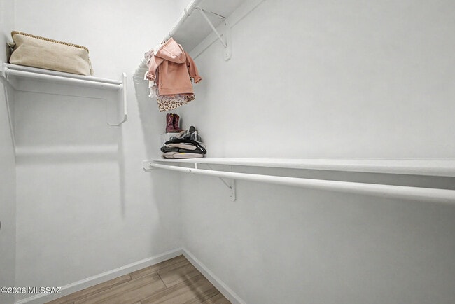 Building Photo - 208 S Montgomery Pl