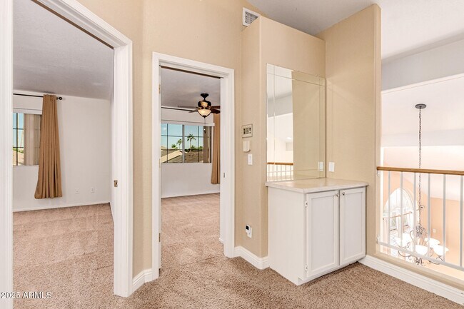 Building Photo - 1110 N Aspen Dr