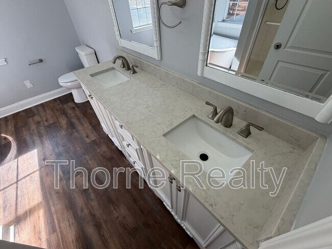 Building Photo - 103 Sara Dr