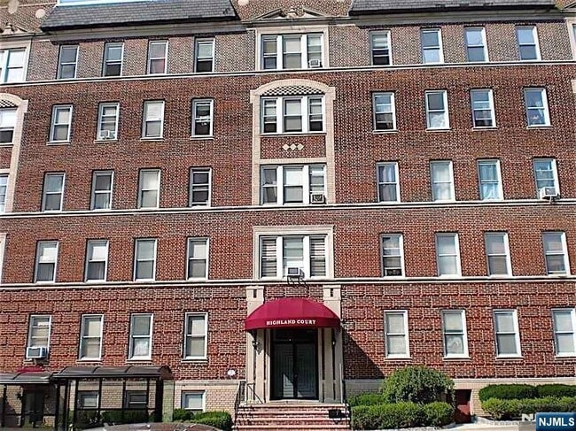 Building Photo - 6045 Blvd 7E Blvd