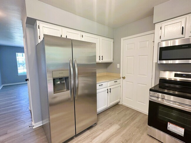 Building Photo - 234 Jonathans Way